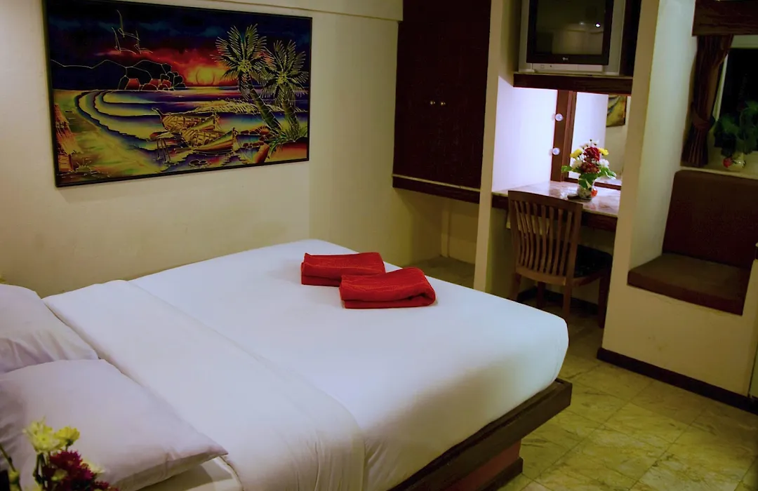 Paradise Inn-1